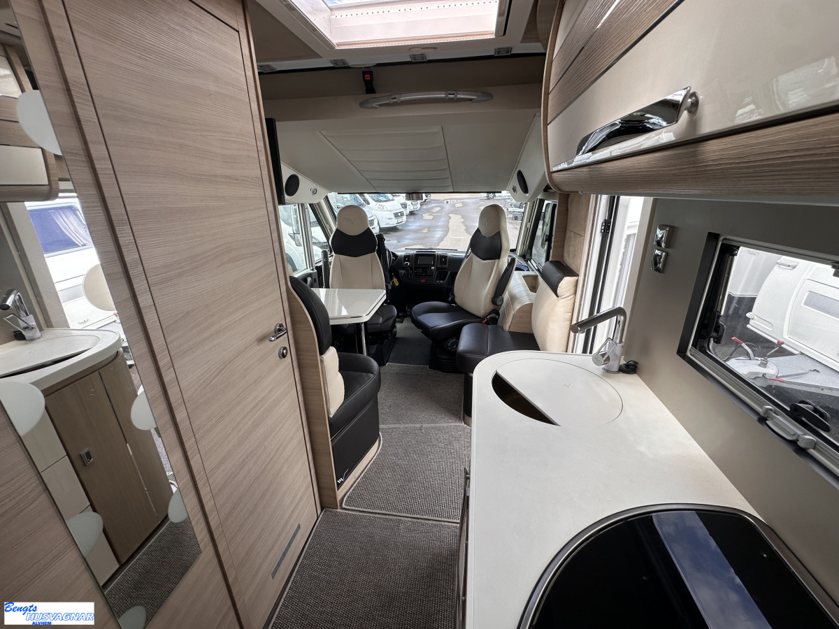 Mobilvetta K-YACHT 80 TEKNO LINE SOFFA BAK VÄLUTRUSTAD, bild 20 av 27