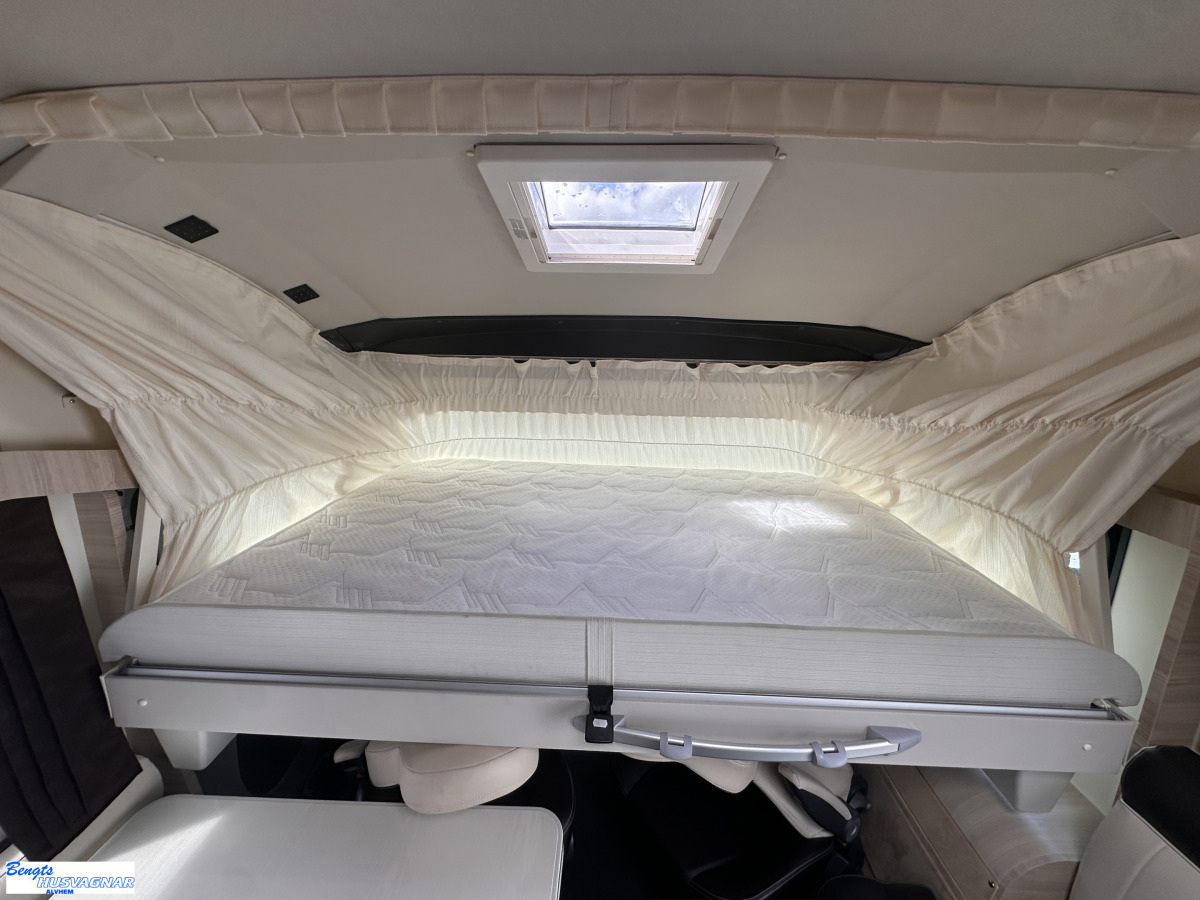 Mobilvetta K-YACHT 80 TEKNO LINE SOFFA BAK VÄLUTRUSTAD, bild 24 av 27