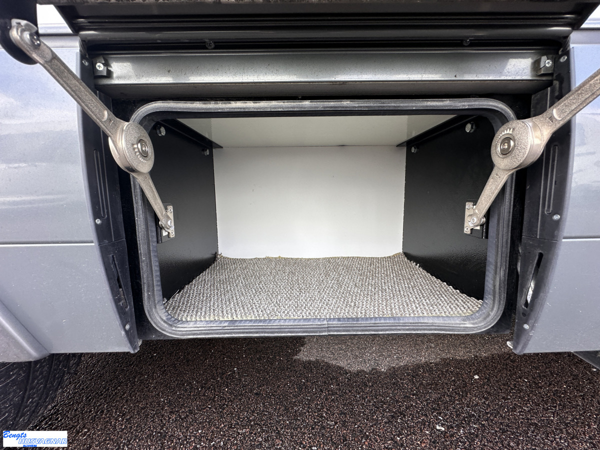 Mobilvetta K-YACHT 80 TEKNO LINE SOFFA BAK VÄLUTRUSTAD, bild 25 av 27