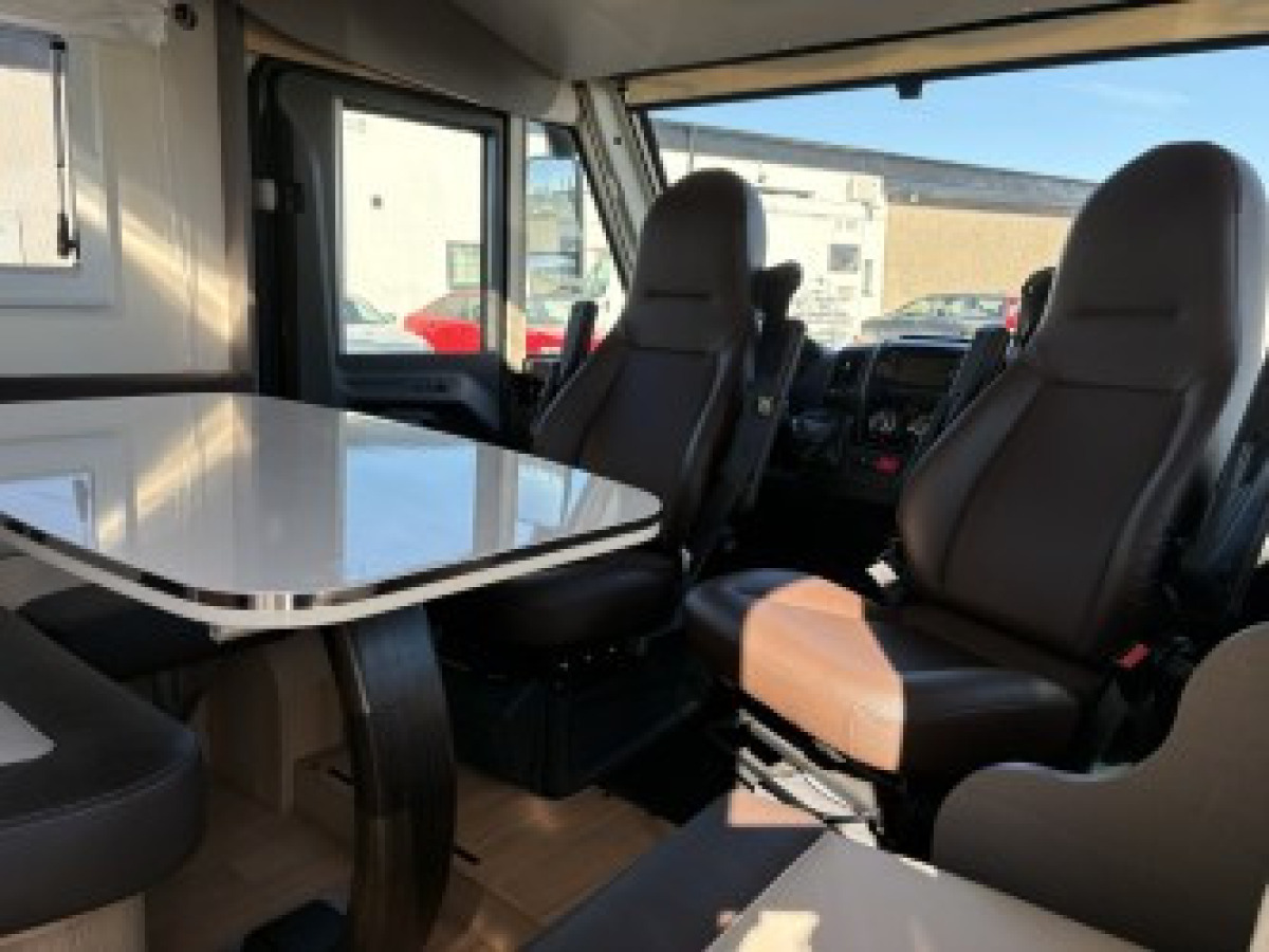 McLouis NEVIS 373 (Långbädd kamrem och oljeservice innan leverans), bild 9 av 12