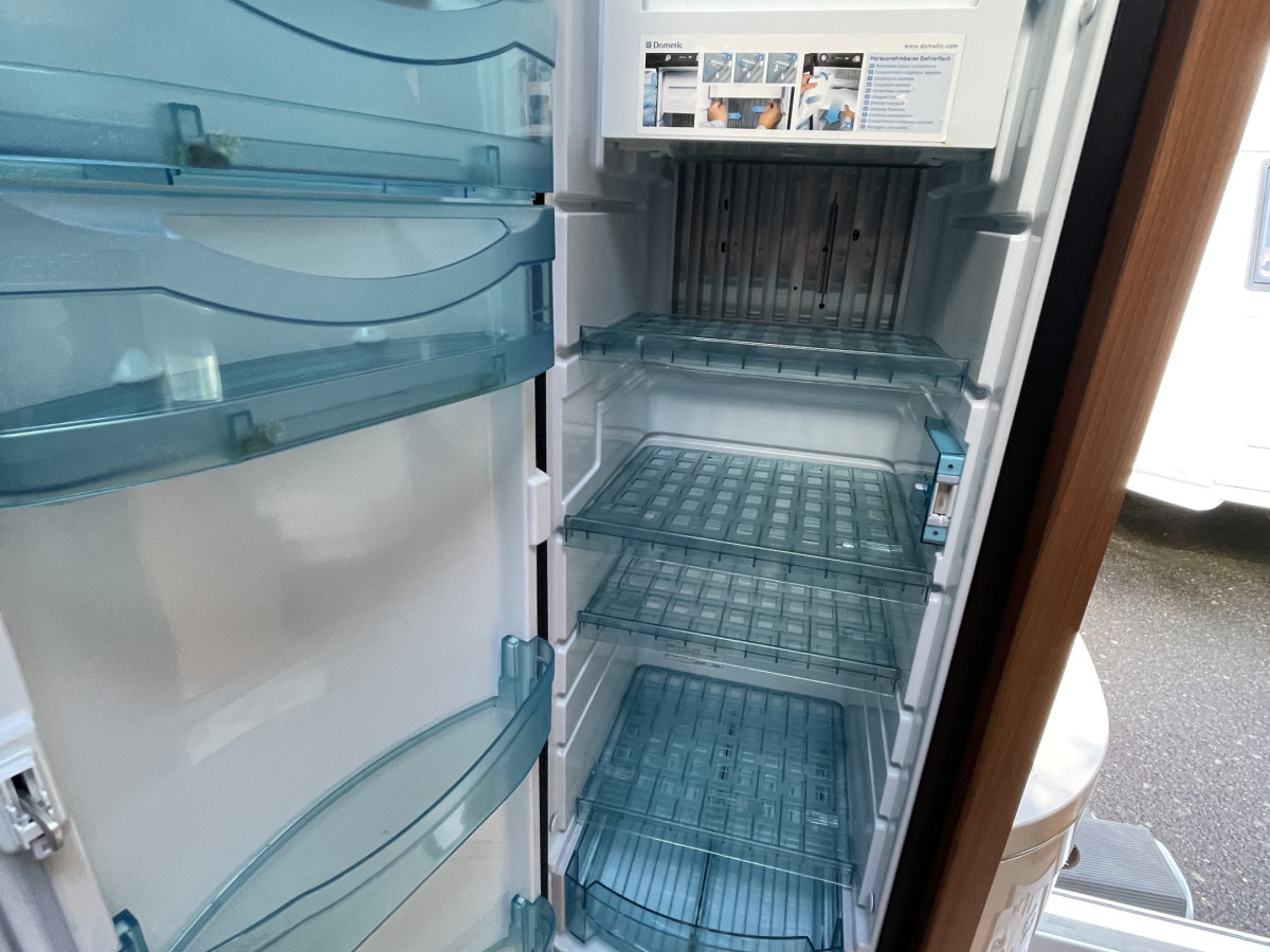 Hobby 560 CFE PREMIUM / Alde / Stort kök med köksfläkt / KAMPANJ 3,95 ränta Fragus garanti 24 mån, bild 14 av 20