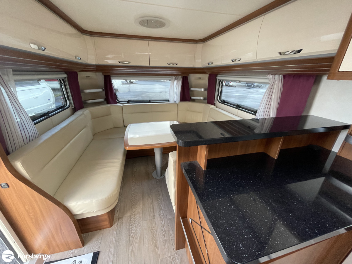 Hobby 560 CFE PREMIUM / Alde / Stort kök med köksfläkt / KAMPANJ 3,95 ränta Fragus garanti 24 mån, bild 15 av 20