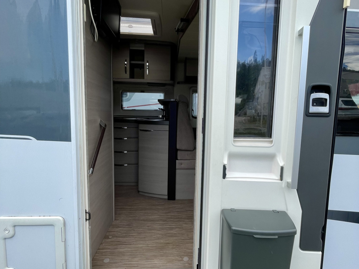 Hobby T75 HGE / Långbäddar / Taksäng, bild 5 av 18