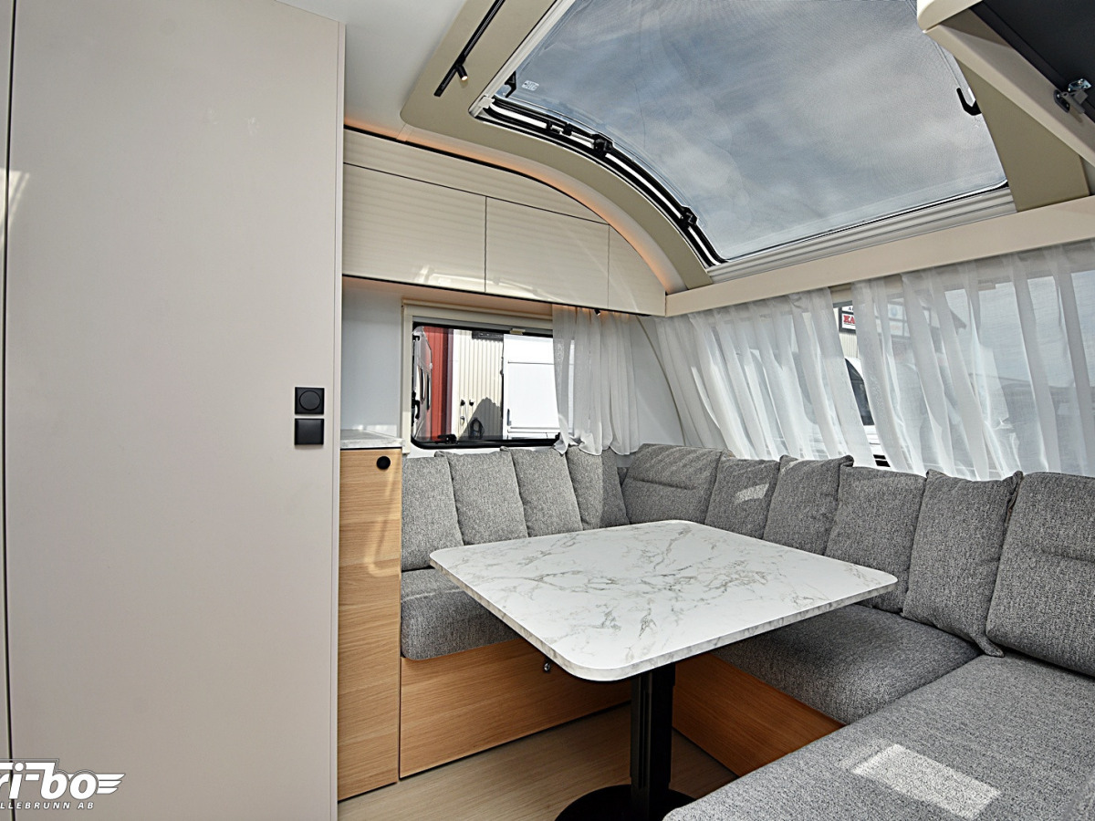 Adria 532 UL Adora, Långbäddar, bild 5 av 30