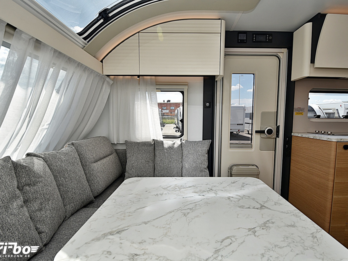 Adria 532 UL Adora, Långbäddar, bild 8 av 30