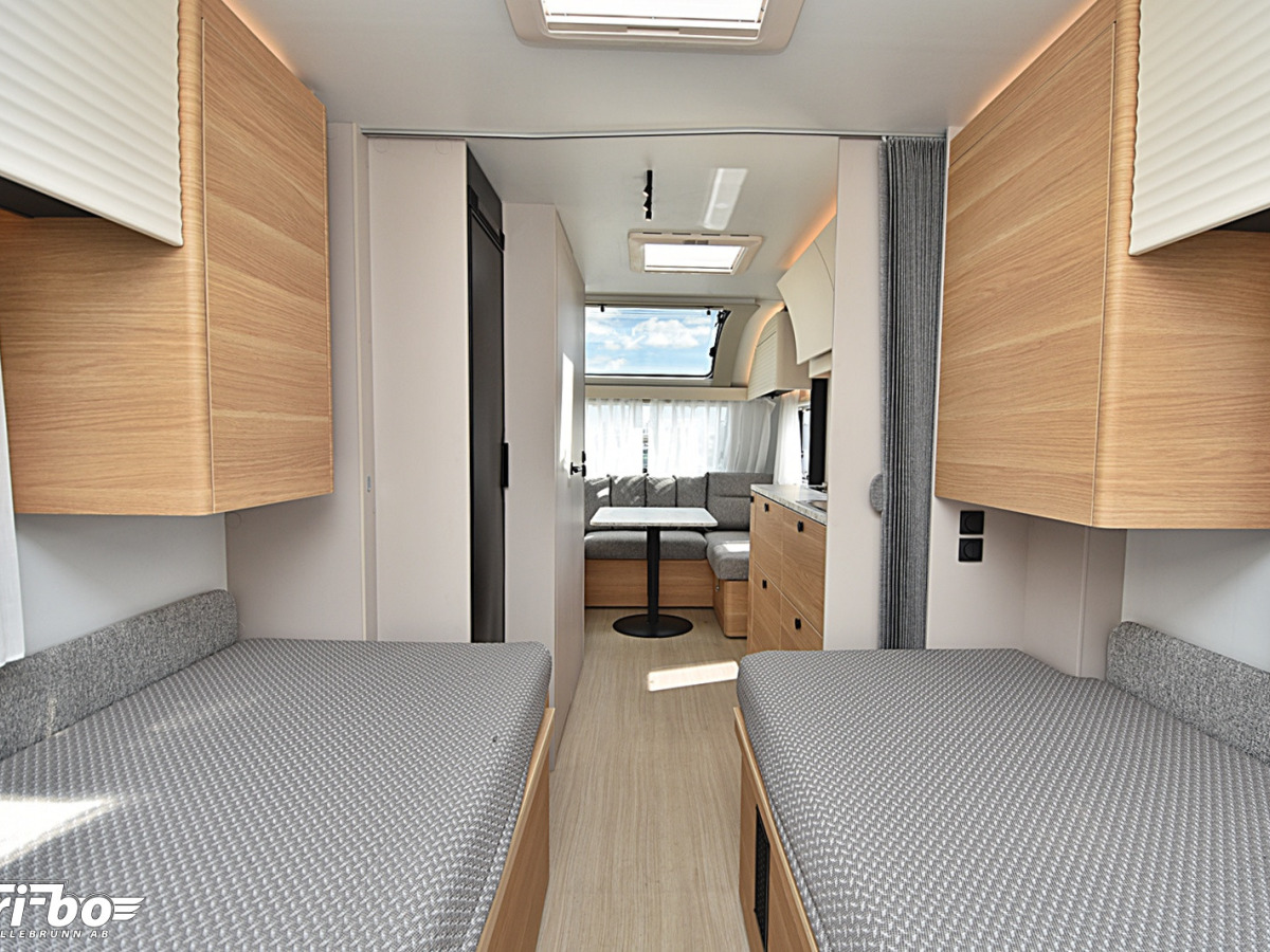 Adria 532 UL Adora, Långbäddar, bild 19 av 30