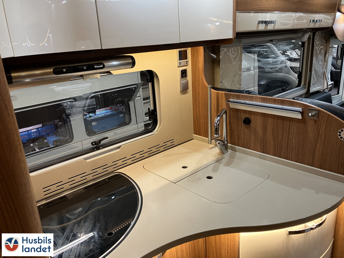 Frankia 840 FD / AC bodel / Hydr.stödben / Alde, bild 8 av 22