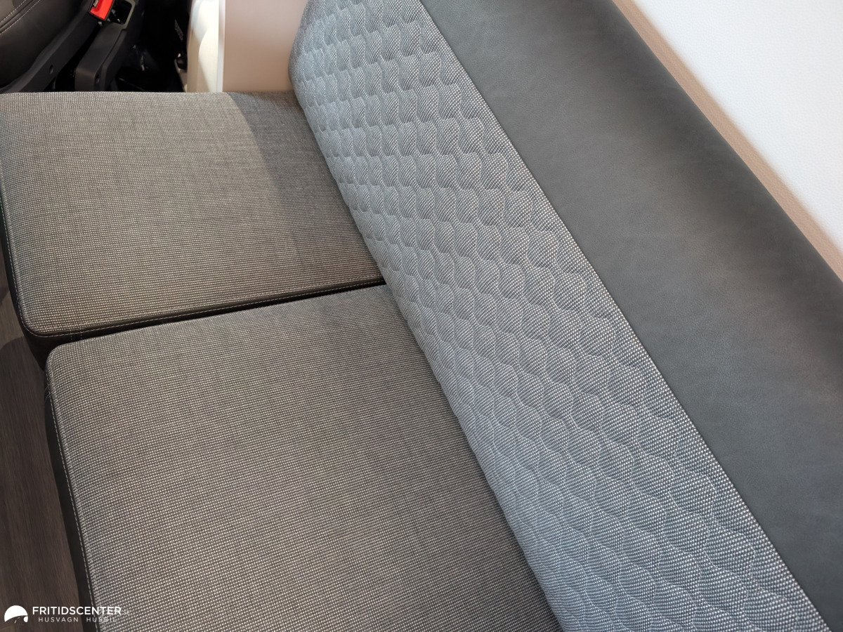Adria MATRIX PLUS 670 DL *Långbäddar / Stort garage / Taksäng, bild 6 av 37