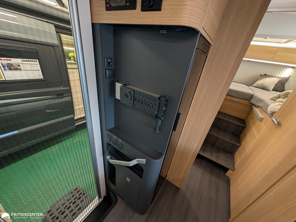 Adria MATRIX PLUS 670 DL *Långbäddar / Stort garage / Taksäng, bild 11 av 37