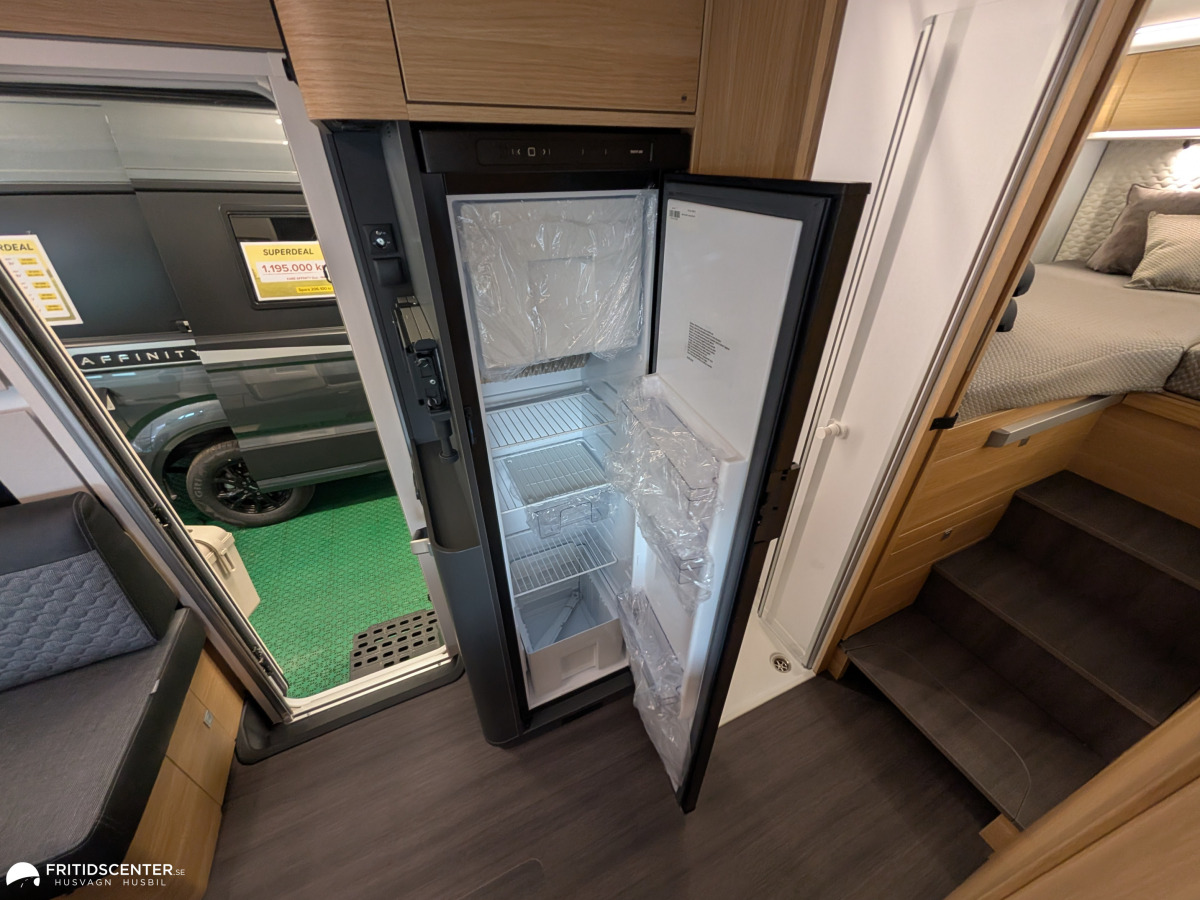 Adria MATRIX PLUS 670 DL *Långbäddar / Stort garage / Taksäng, bild 12 av 37