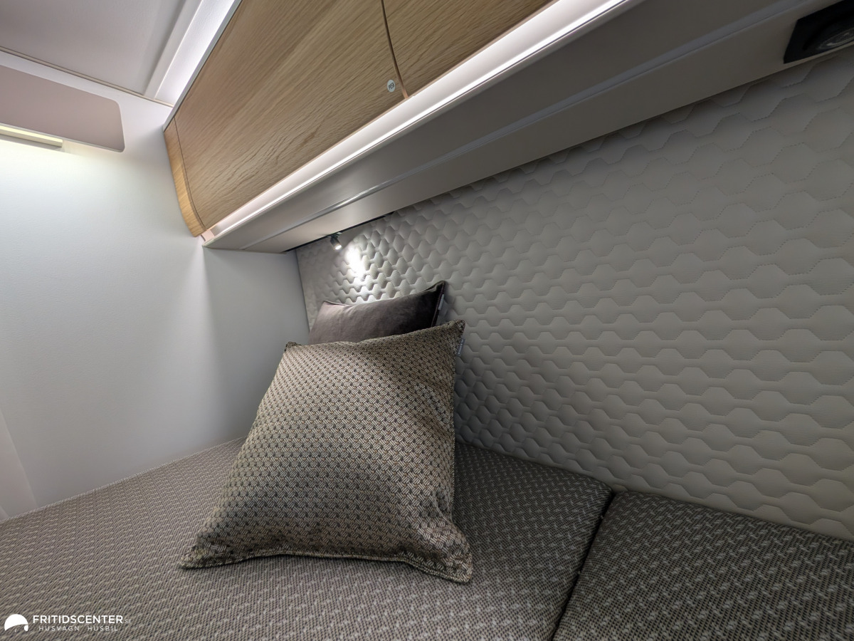 Adria MATRIX PLUS 670 DL *Långbäddar / Stort garage / Taksäng, bild 16 av 37