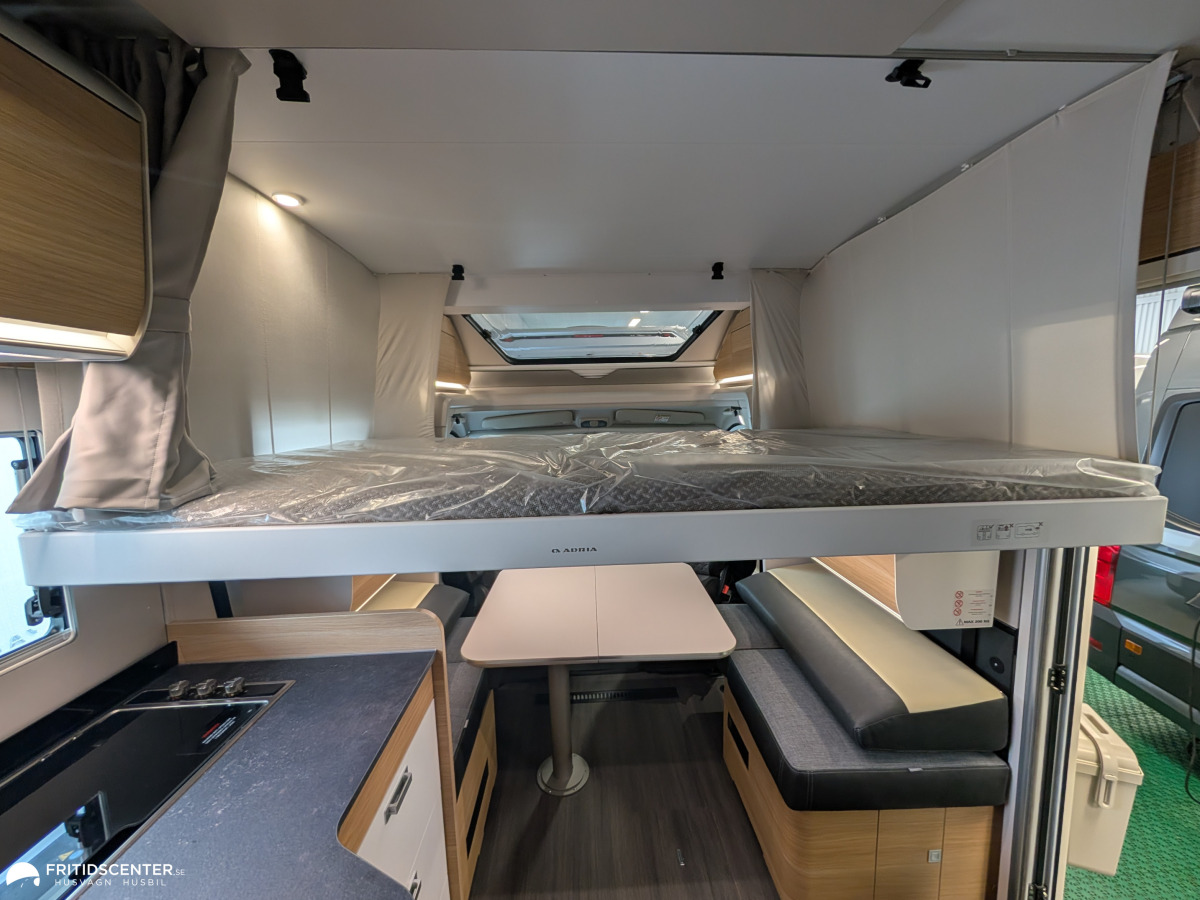 Adria MATRIX PLUS 670 DL *Långbäddar / Stort garage / Taksäng, bild 24 av 37