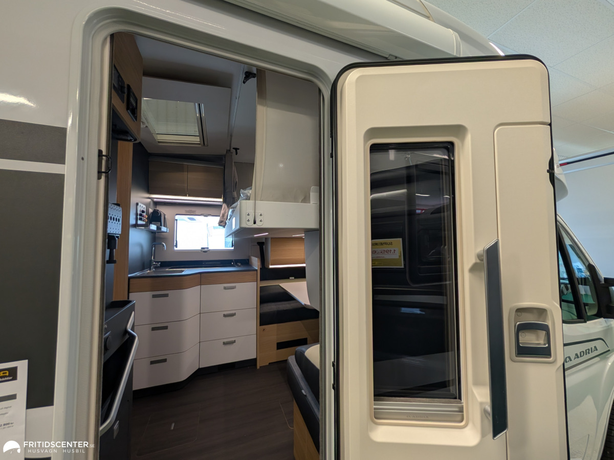 Adria MATRIX PLUS 670 DL *Långbäddar / Stort garage / Taksäng, bild 26 av 37