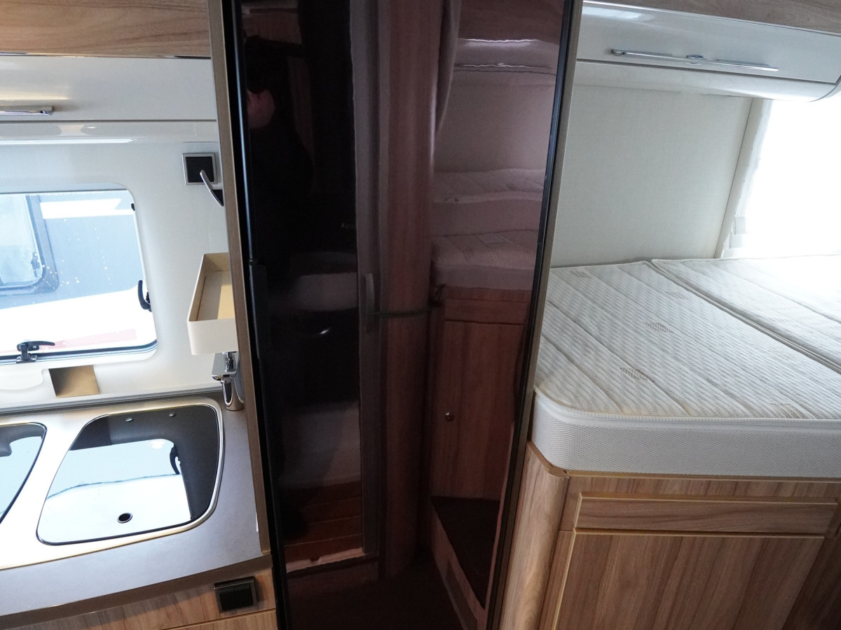 Hymer MLI 570, Alde, Automat, 2x AC, bild 9 av 19