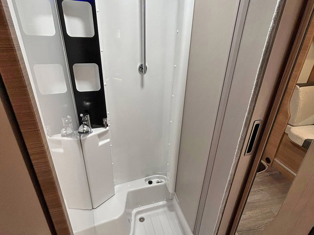 Knaus VAN TI VANSATION 650 MEG AUTOMAT ADAPTIV FARTHÅLLARE, bild 15 av 34