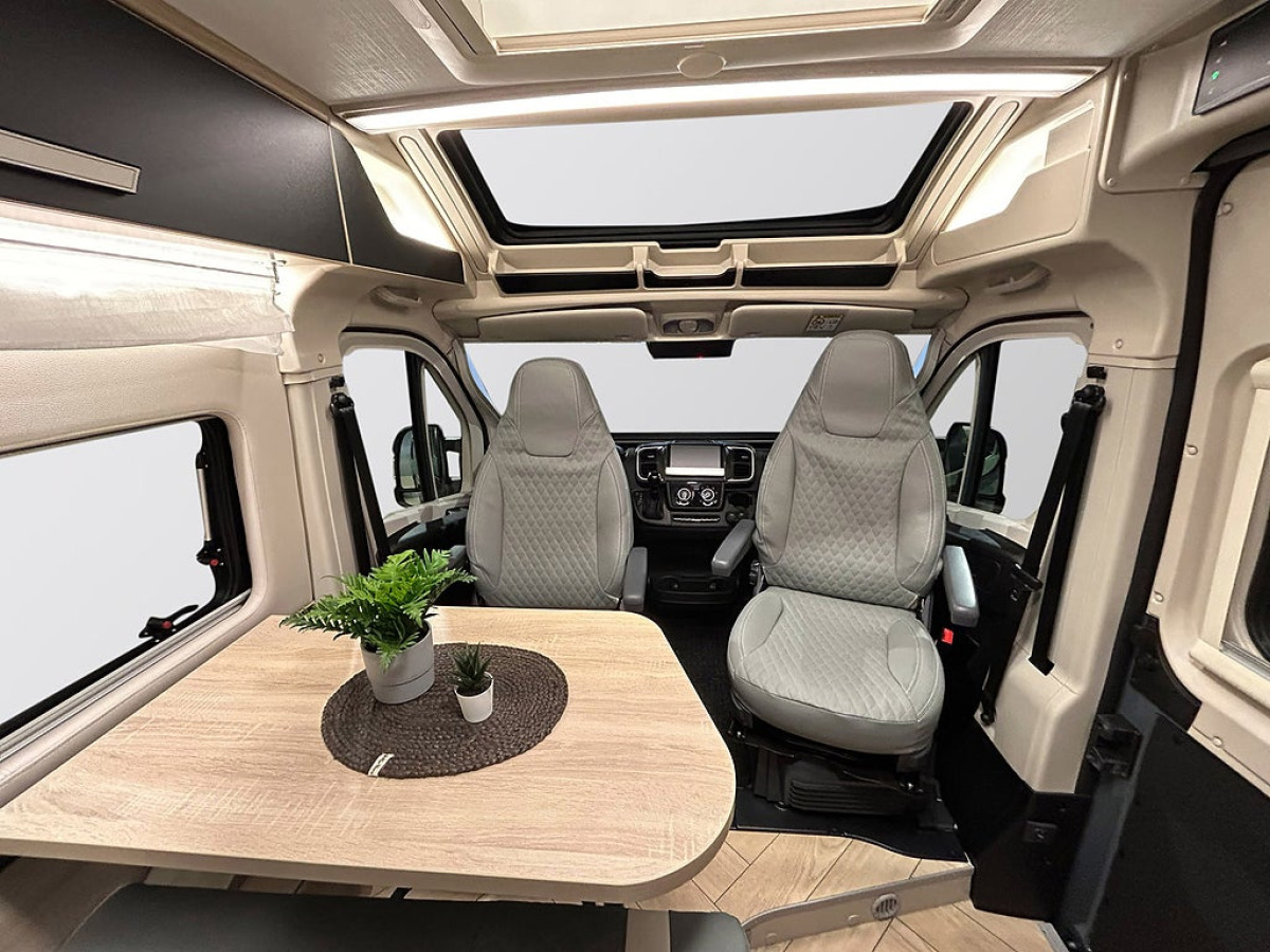 CHALLENGER V114 SPORT AUTOMAT ADAPTIV FARTHÅLLARE 599cm PANORAMA, bild 7 av 32
