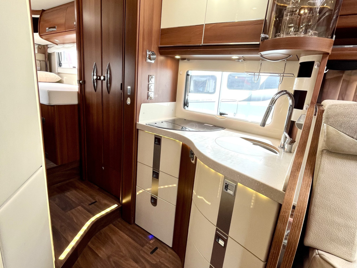 Carthago CHIC E-LINE I 51 - PREMIUMBIL MED HYDRAULBEN / KAMPANJ RÄNTA 3.95 24 MÅN FRAGUS GARANTI, bild 7 av 18