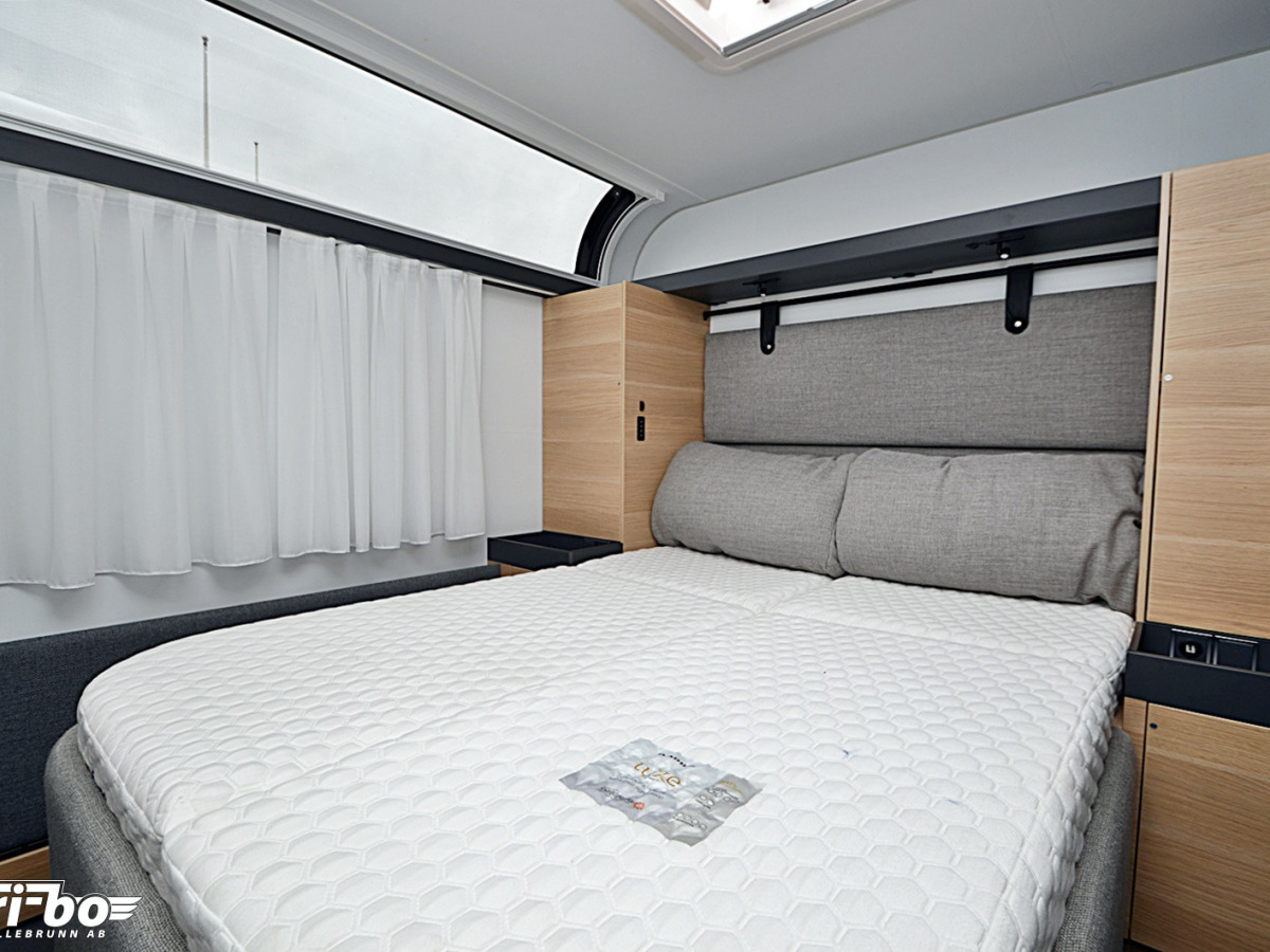 Adria 644 DP Astella, Queenbed, Dubbelbädd, bild 10 av 23