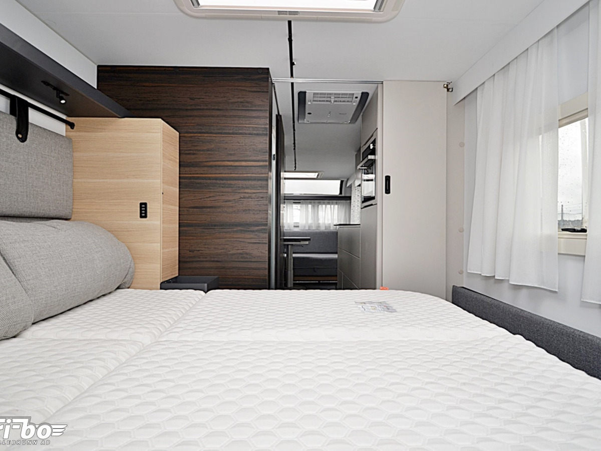 Adria 644 DP Astella, Queenbed, Dubbelbädd, bild 13 av 23