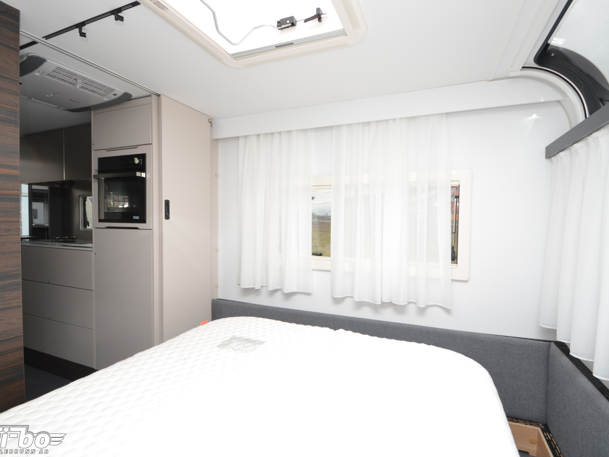 Adria 644 DP Astella, Queenbed, Dubbelbädd, bild 14 av 23