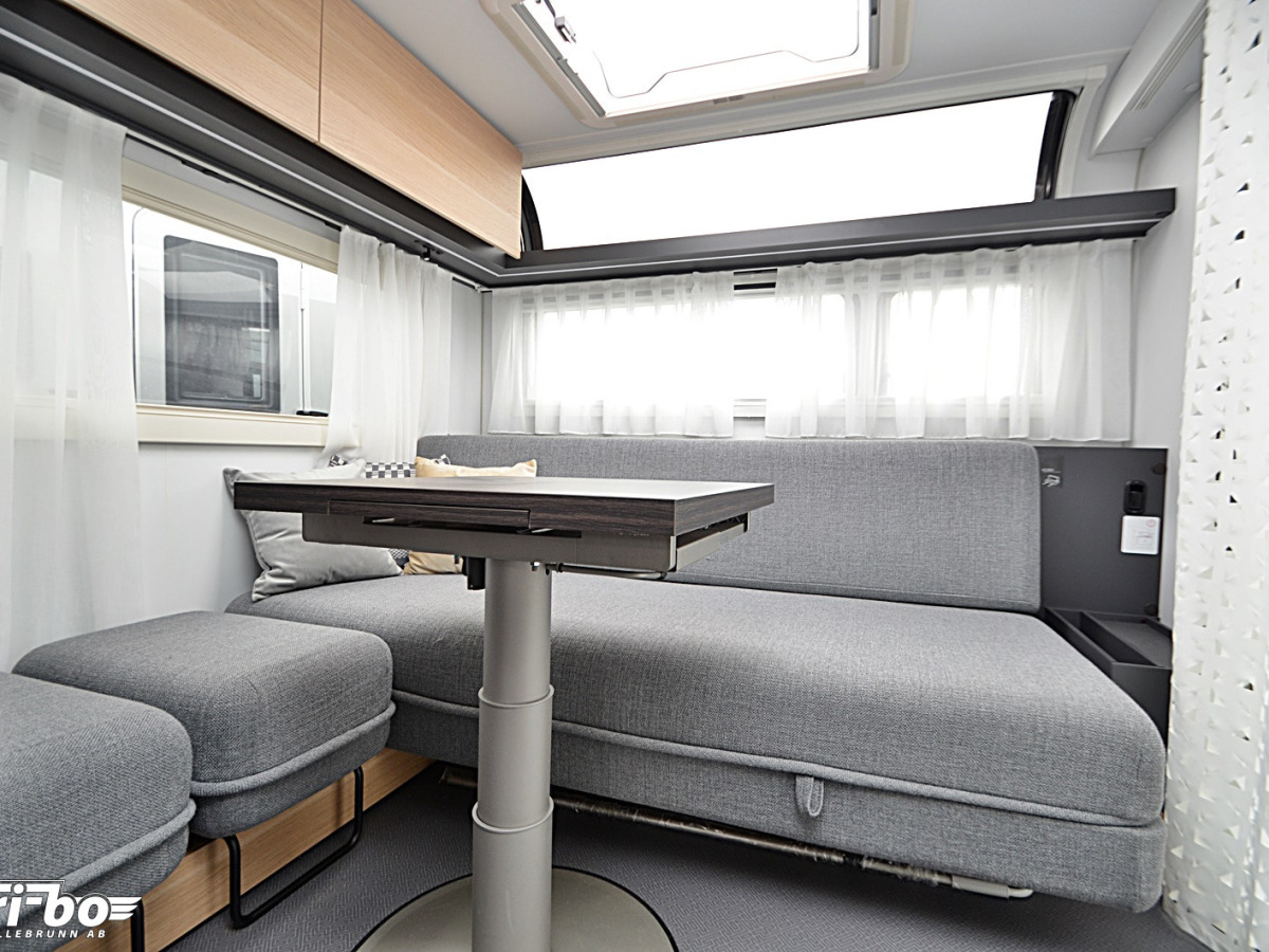 Adria 644 DP Astella, Queenbed, Dubbelbädd, bild 18 av 23