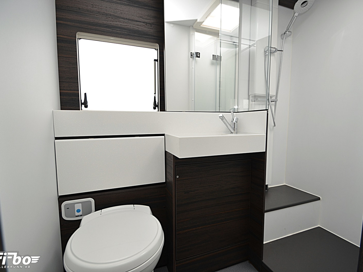 Adria 644 DP Astella, Queenbed, Dubbelbädd, bild 21 av 23
