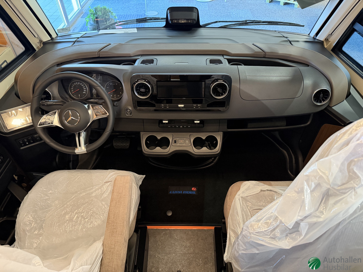 Eura Mobil Integra Line 726 QF GT MB, bild 5 av 12