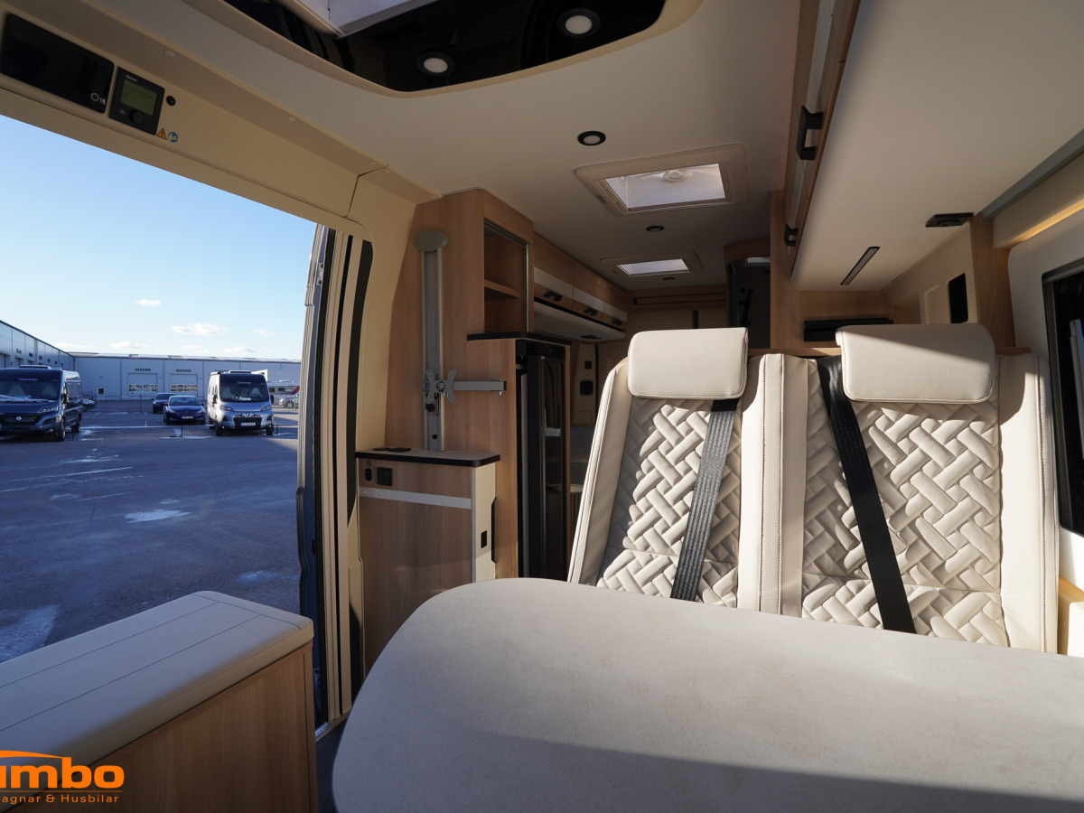 Dreamer D62 SELECT SAPHIR 180hk Automat 4250kg Artense 6EH, bild 4 av 15