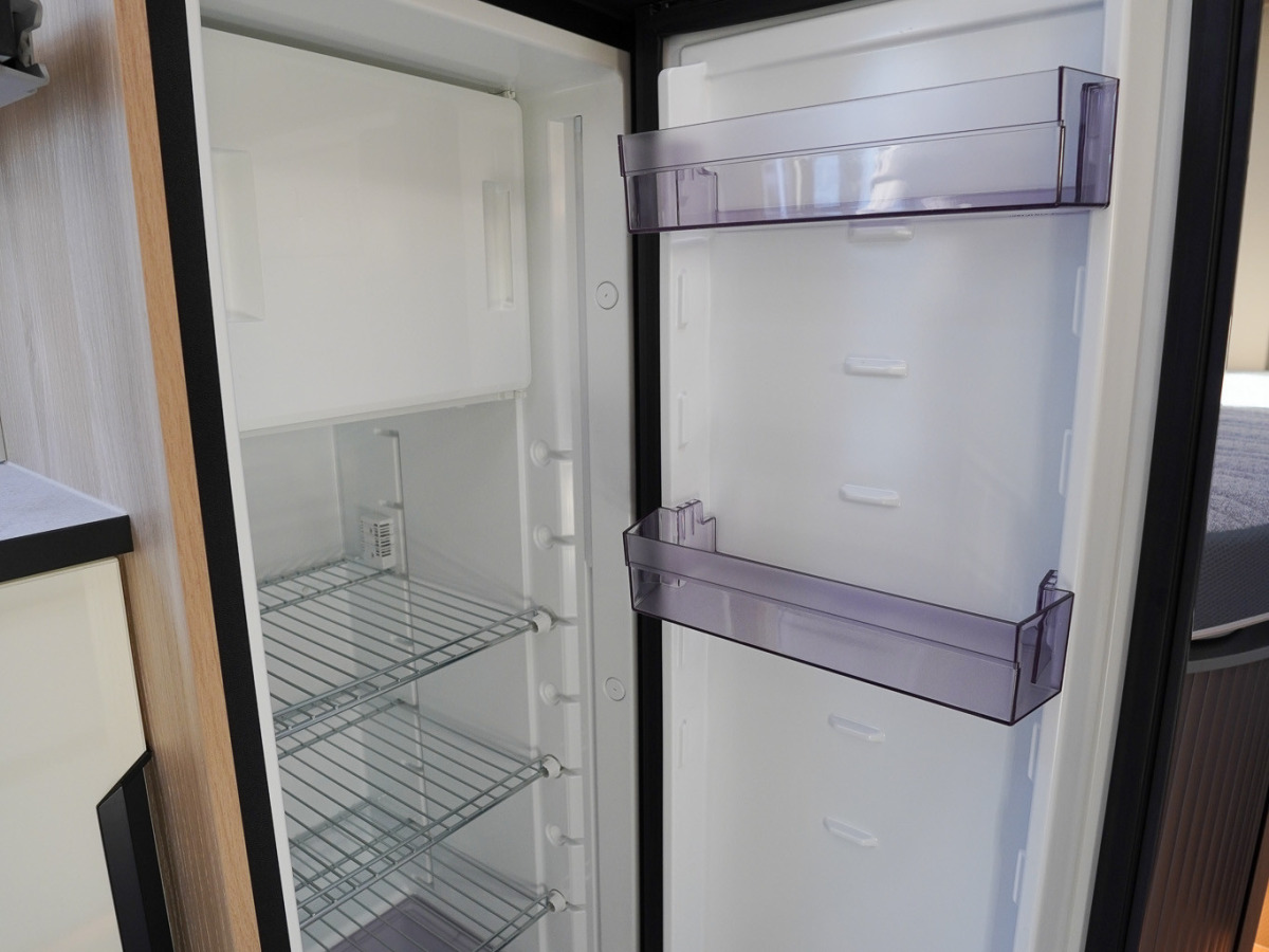 Dreamer D62 SELECT SAPHIR 180hk Automat 4250kg Artense 6EH, bild 9 av 15