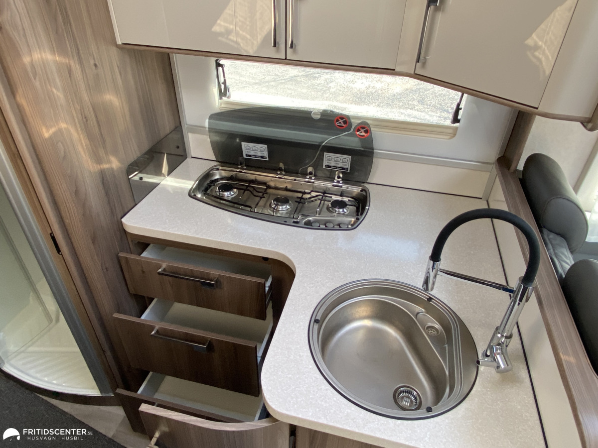 KABE Travel Master Imperial I 860 LGB *AC / Stödben / Cinderella*, bild 9 av 36