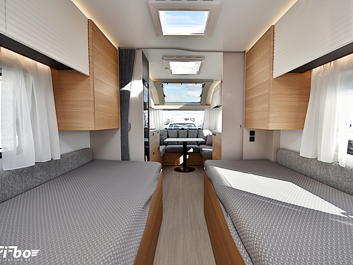 Adria 572 UT Adora, Långbäddar, bild 17 av 30