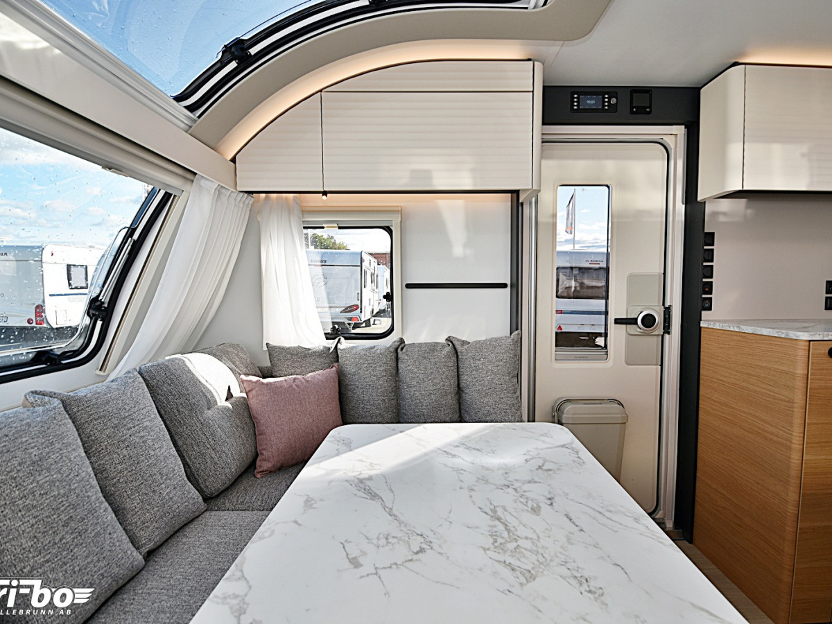 Adria 572 UT Adora, Långbäddar, bild 7 av 30