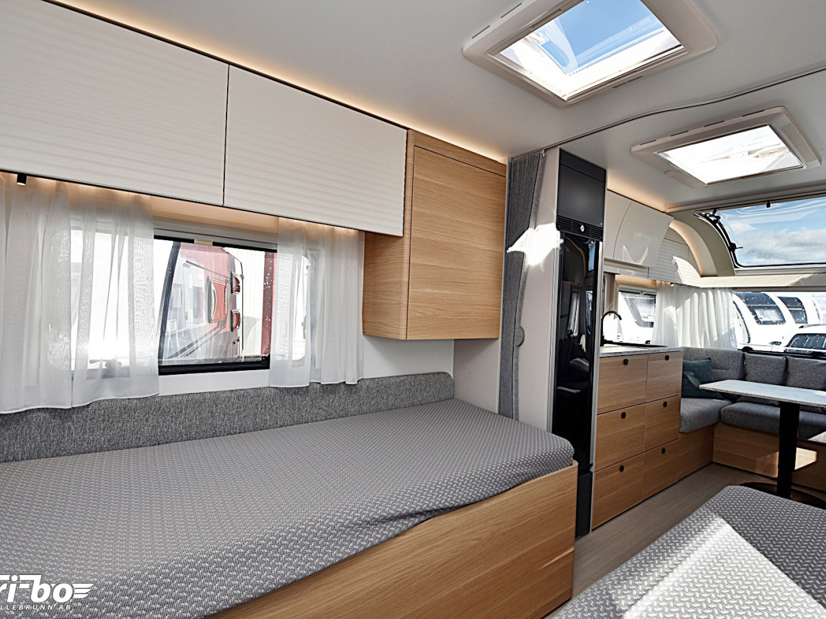 Adria 572 UT Adora, Långbäddar, bild 18 av 30