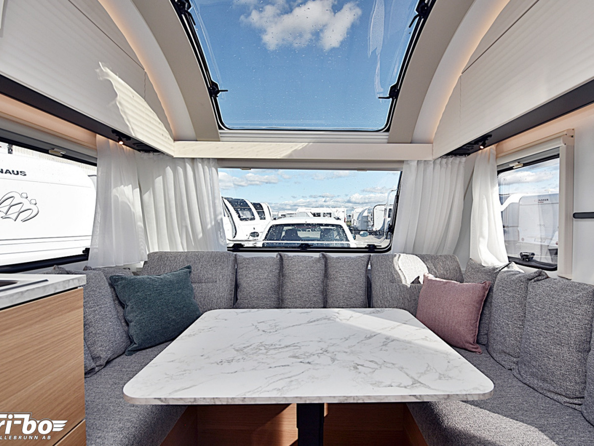 Adria 572 UT Adora, Långbäddar, bild 6 av 30