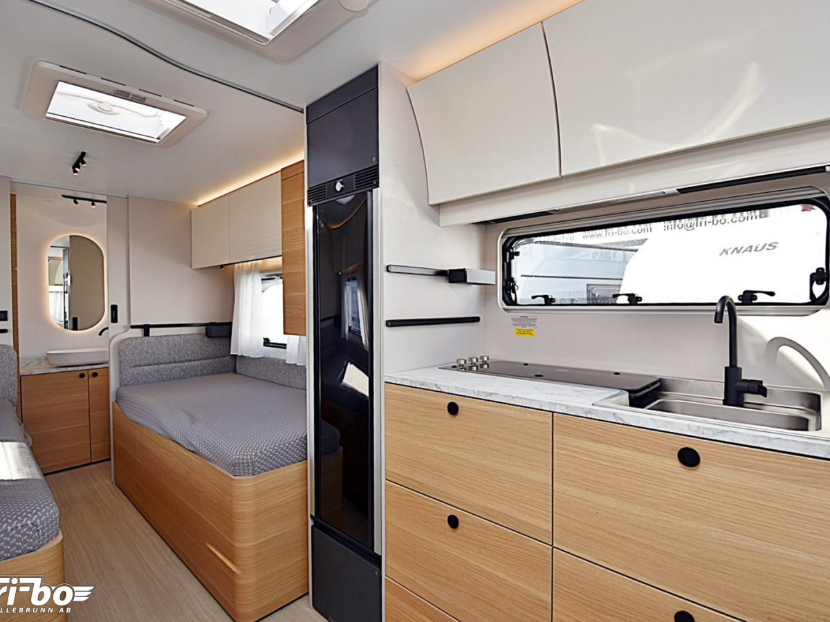 Adria 572 UT Adora, Långbäddar, bild 12 av 30