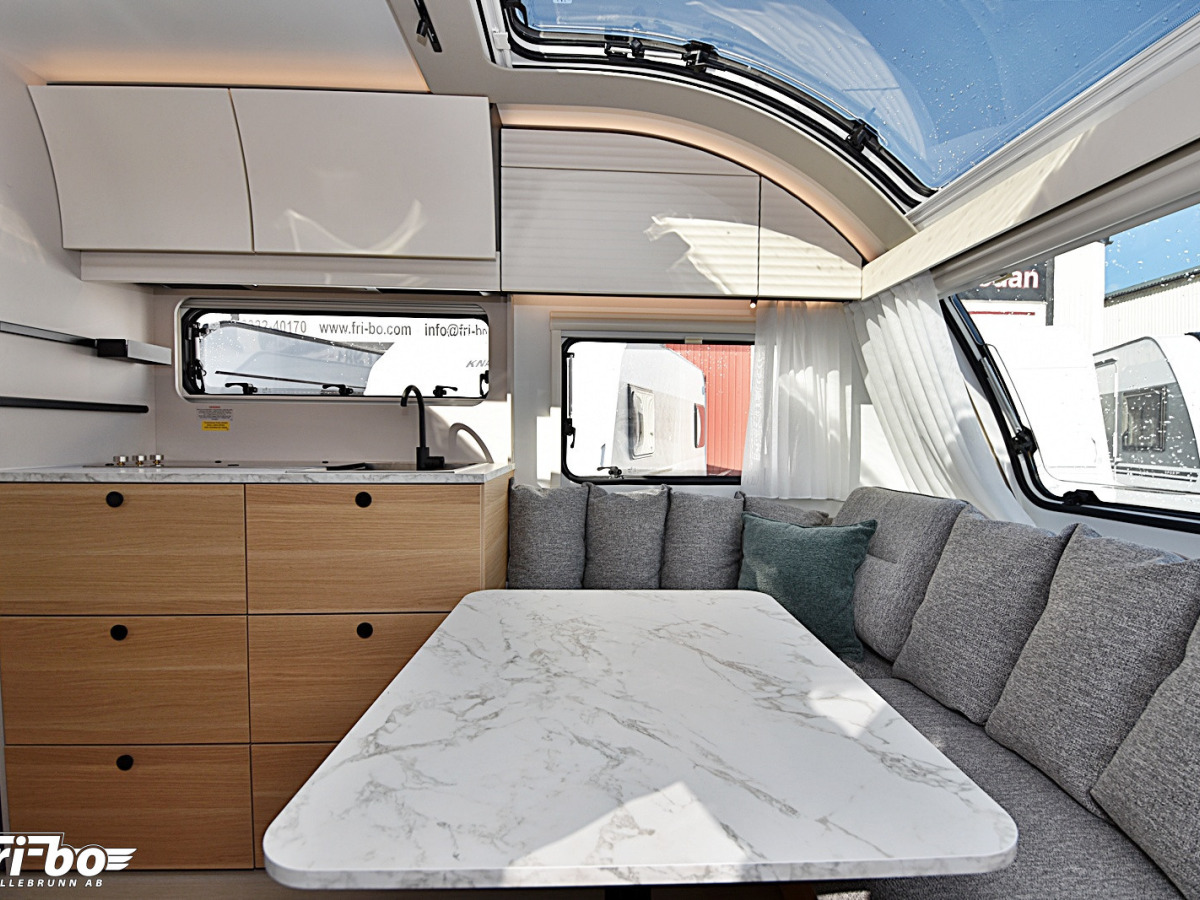 Adria 572 UT Adora, Långbäddar, bild 11 av 30