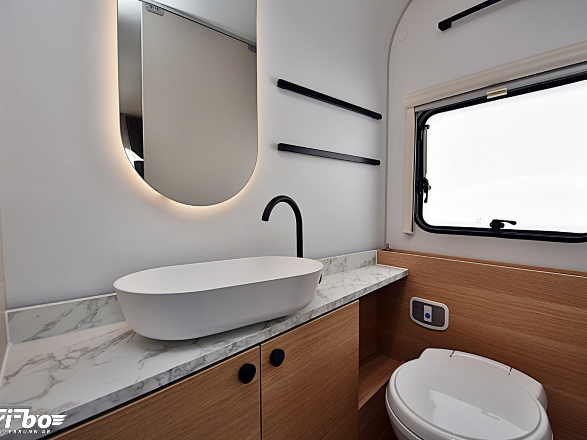 Adria 572 UT Adora, Långbäddar, bild 24 av 30