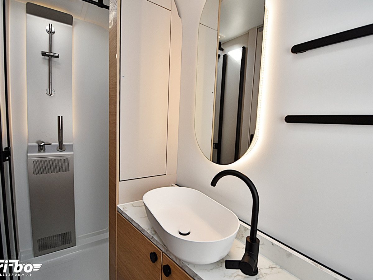 Adria 572 UT Adora, Långbäddar, bild 25 av 30
