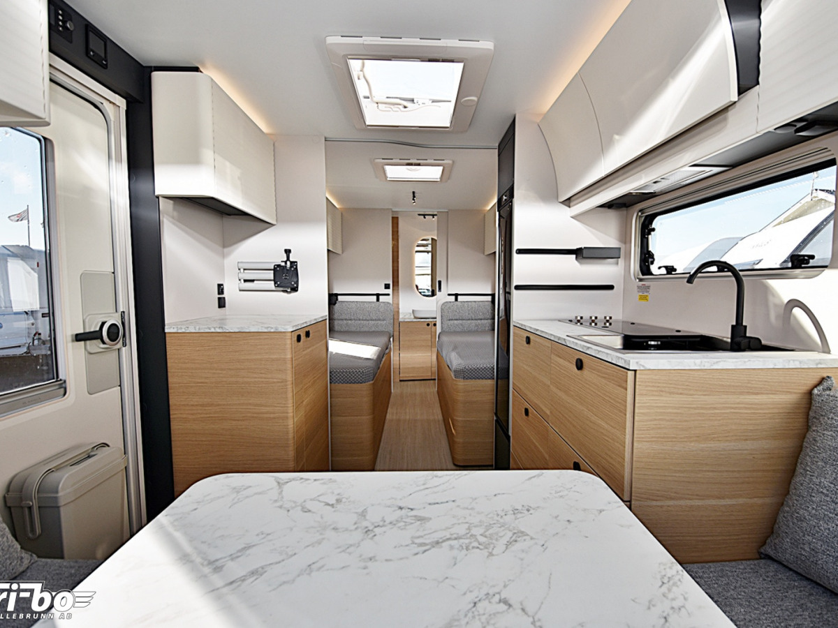 Adria 572 UT Adora, Långbäddar, bild 9 av 30