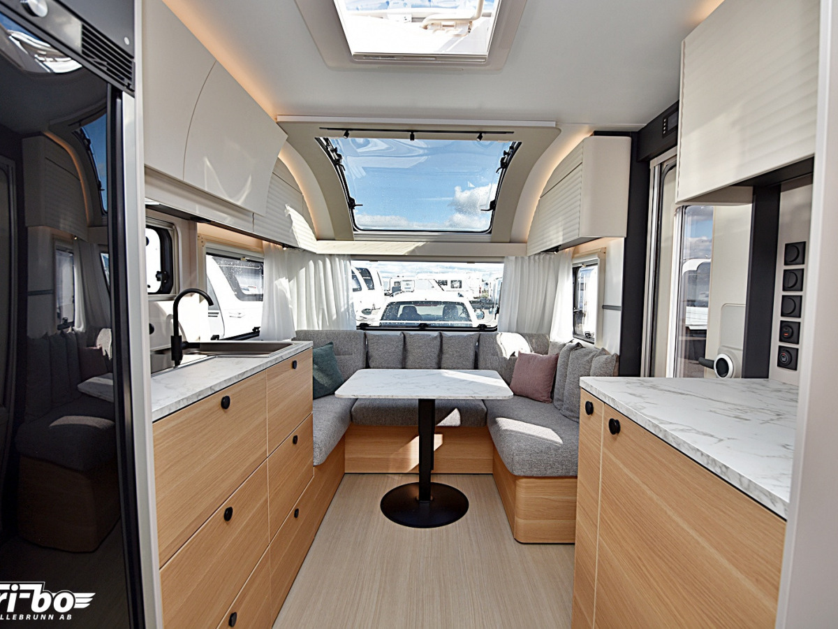 Adria 572 UT Adora, Långbäddar, bild 19 av 30