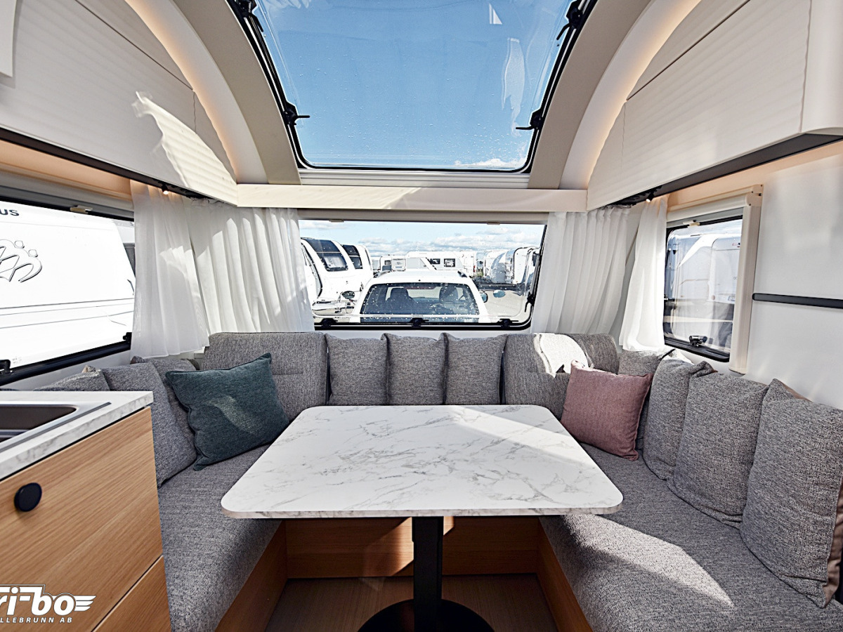 Adria 572 UT Adora, Långbäddar, bild 22 av 30