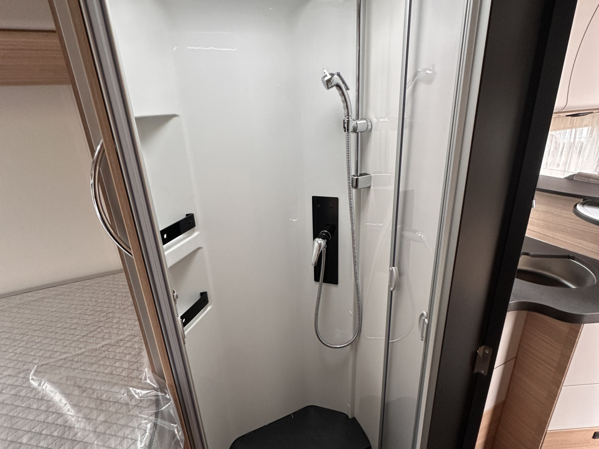 Malibu I 470 Comfort 4,2t NYHET ALDE DUBBELGOLV PREMIUMBIL, bild 13 av 24