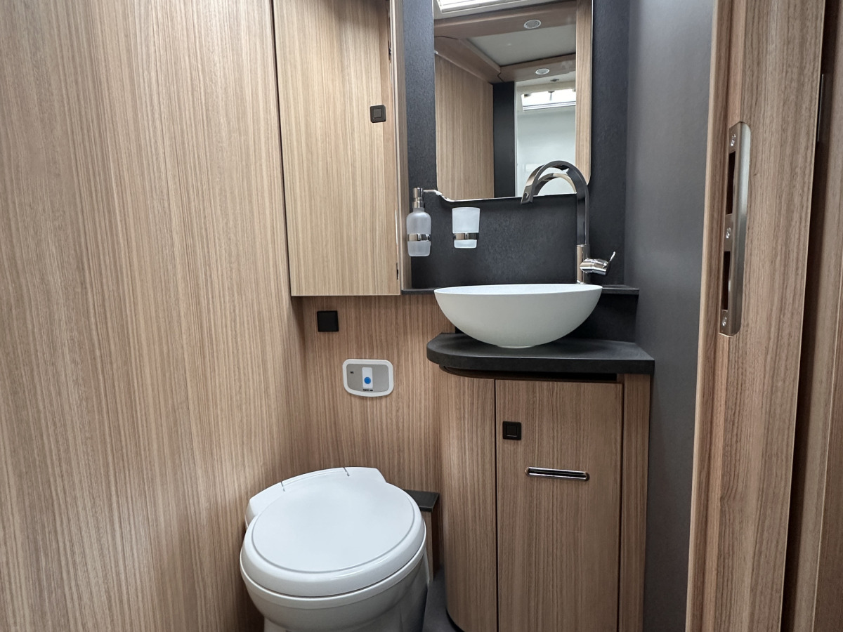 Malibu I 470 Comfort 4,2t NYHET ALDE DUBBELGOLV PREMIUMBIL, bild 15 av 24