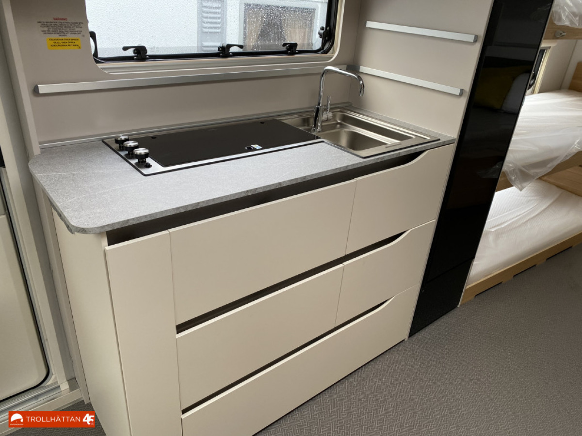 Adria Adora 593 UK *Barnkammare* HÖSTKAMPANJ *, bild 8 av 18