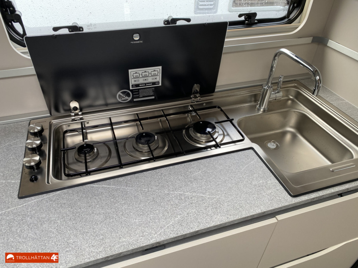 Adria Adora 593 UK *Barnkammare* HÖSTKAMPANJ *, bild 9 av 18