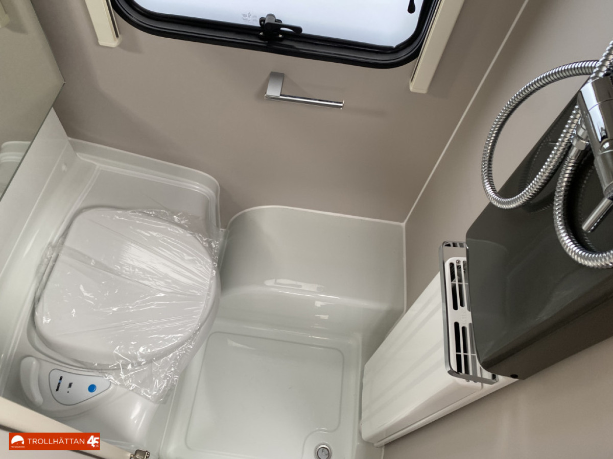 Adria Adora 593 UK *Barnkammare* HÖSTKAMPANJ *, bild 11 av 18