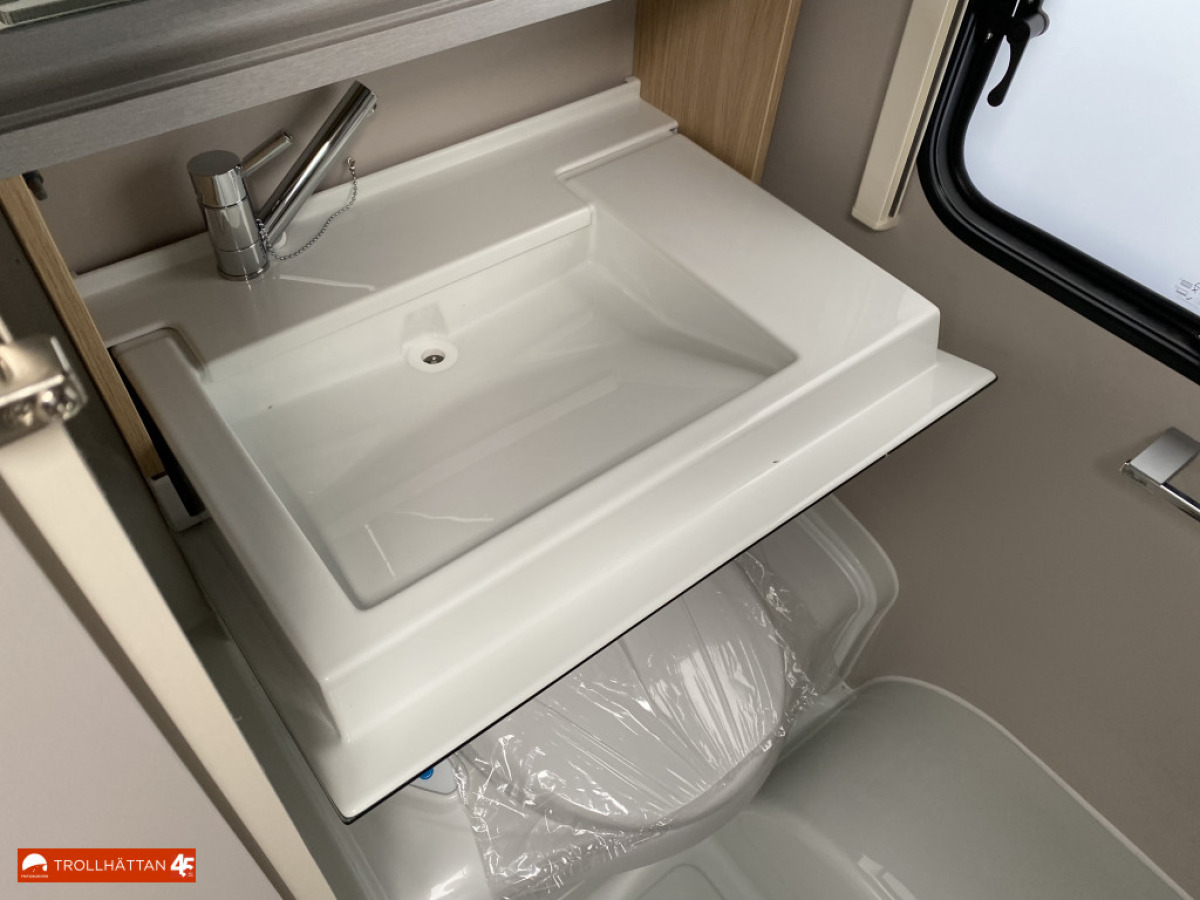 Adria Adora 593 UK *Barnkammare* HÖSTKAMPANJ *, bild 12 av 18
