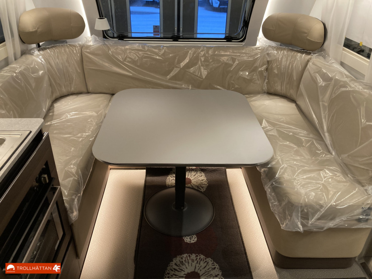 Adria Alpina 663 UK *BARNKAMMARE* *HÖSTKAMPANJ*, bild 4 av 17