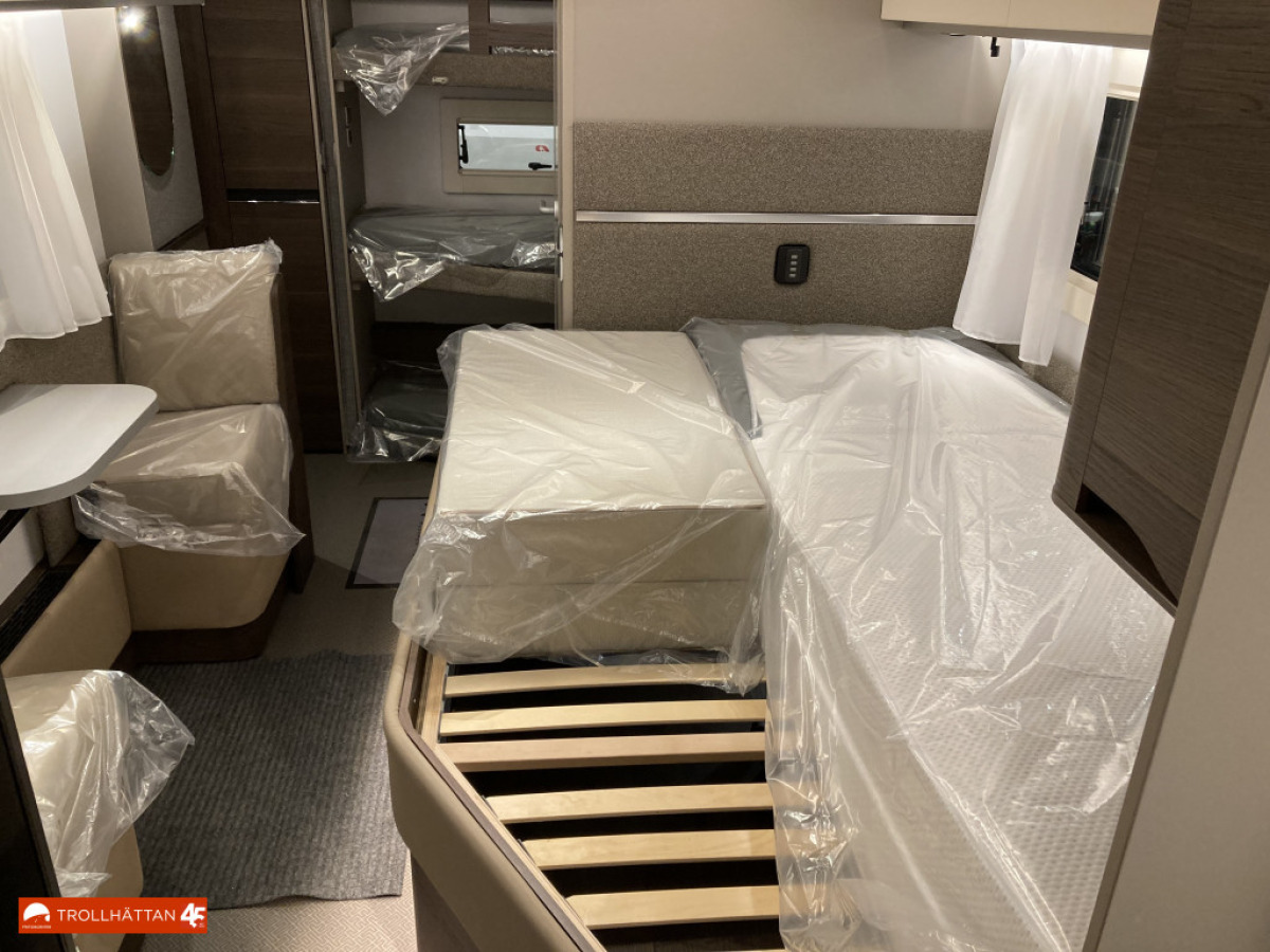 Adria Alpina 663 UK *BARNKAMMARE* *HÖSTKAMPANJ*, bild 9 av 17