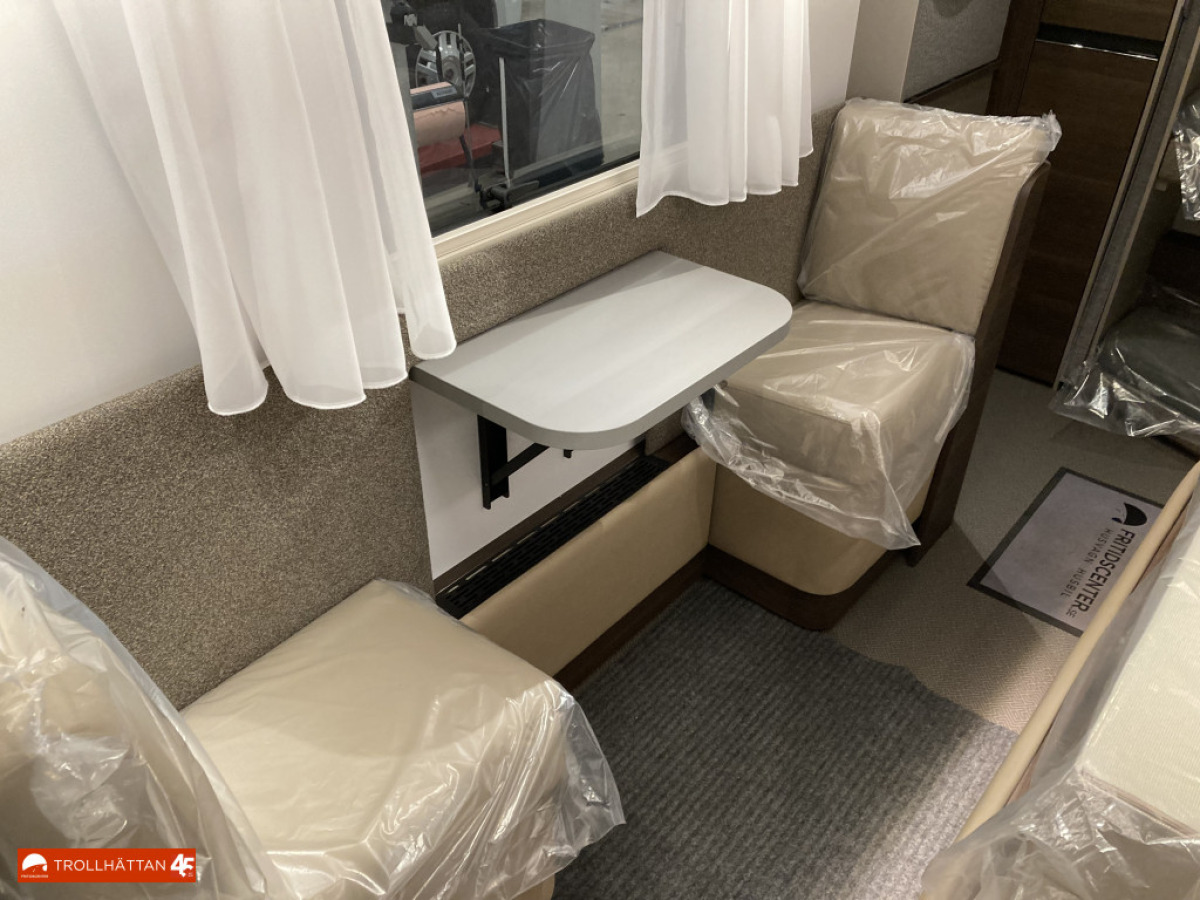 Adria Alpina 663 UK *BARNKAMMARE* *HÖSTKAMPANJ*, bild 12 av 17